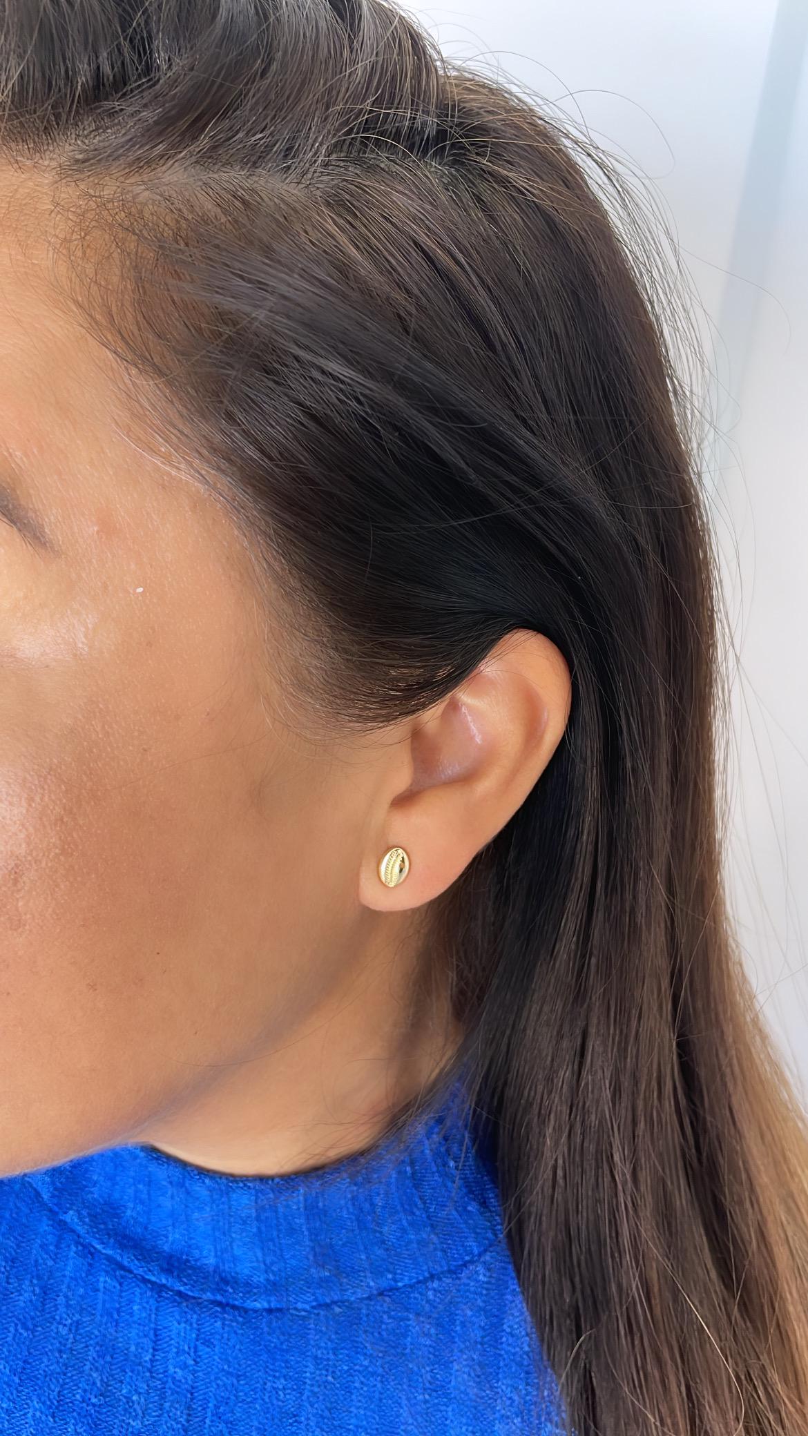 Products 18k Gold Filled Plain Conch Stud Earring