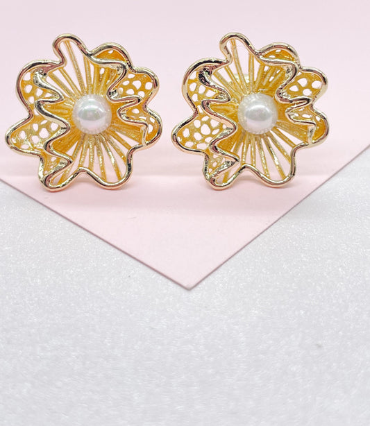 18k Gold Filled Textured Flower Stud Earring With Faux Pearl Center