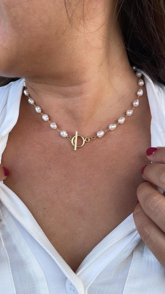18k Gold Filled Natural Shaped 6mm Faux Beaded Pearl Toggle Choker