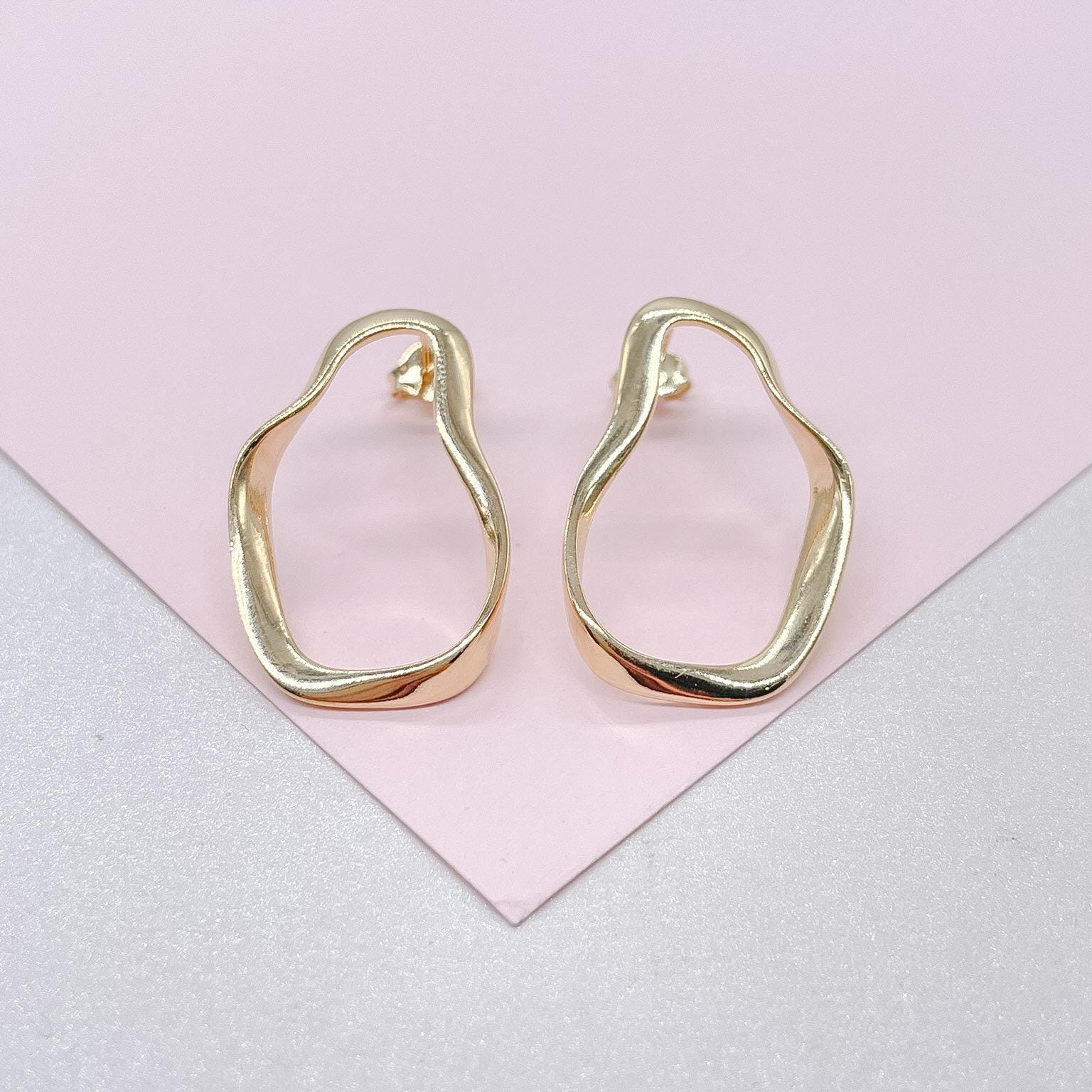 18k Gold Irregular Oval Necklace Pendant and Earrings