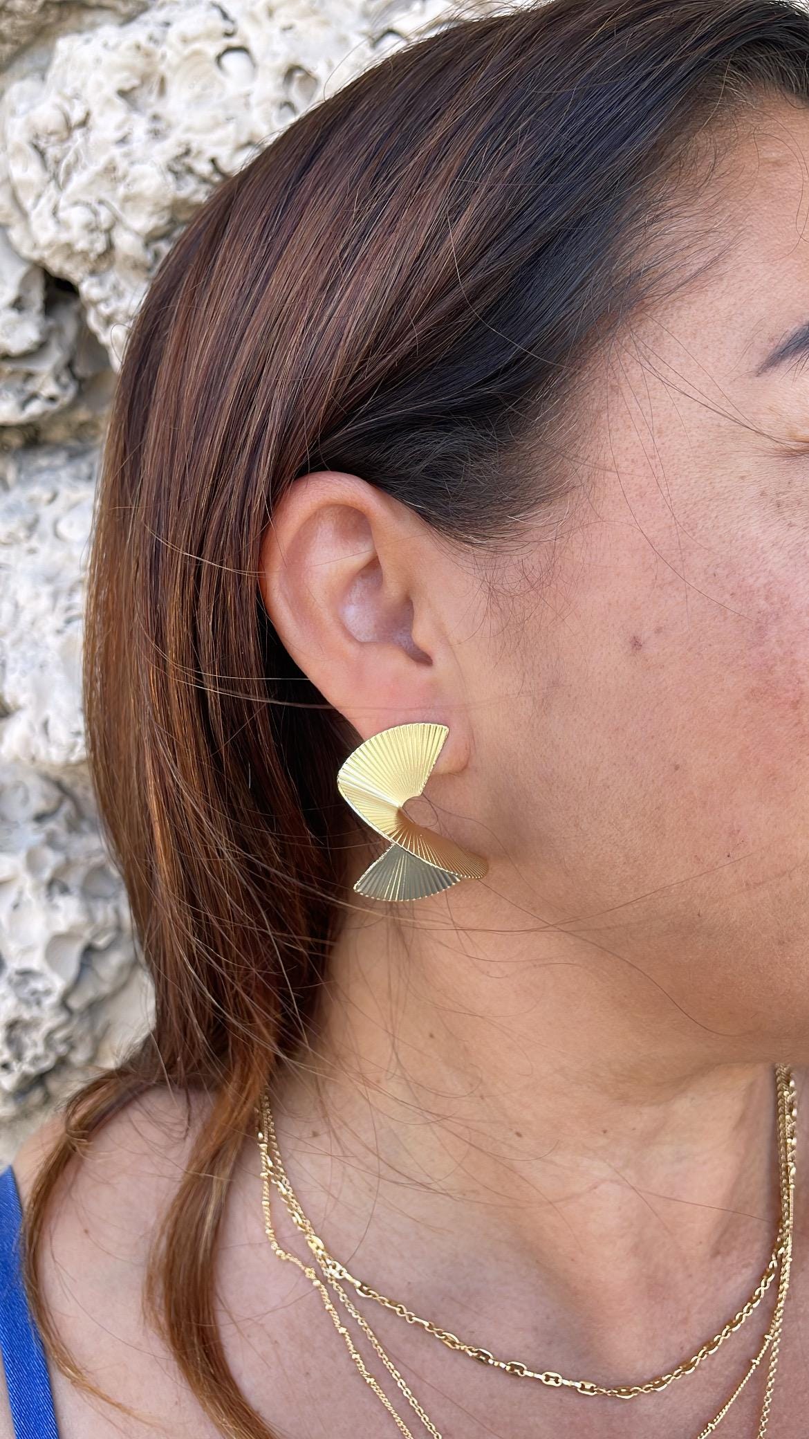 18k Gold Filled Fanned out Earrings with Stripped Pattern