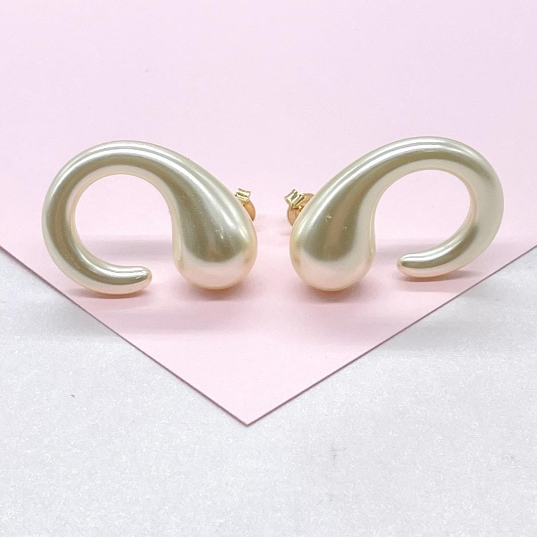 Synthetic Pearl Earring with Semi-Swirl Shape