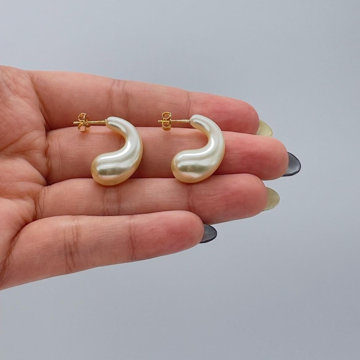 Synthetic Pearl Bubble Style Hoop Earring