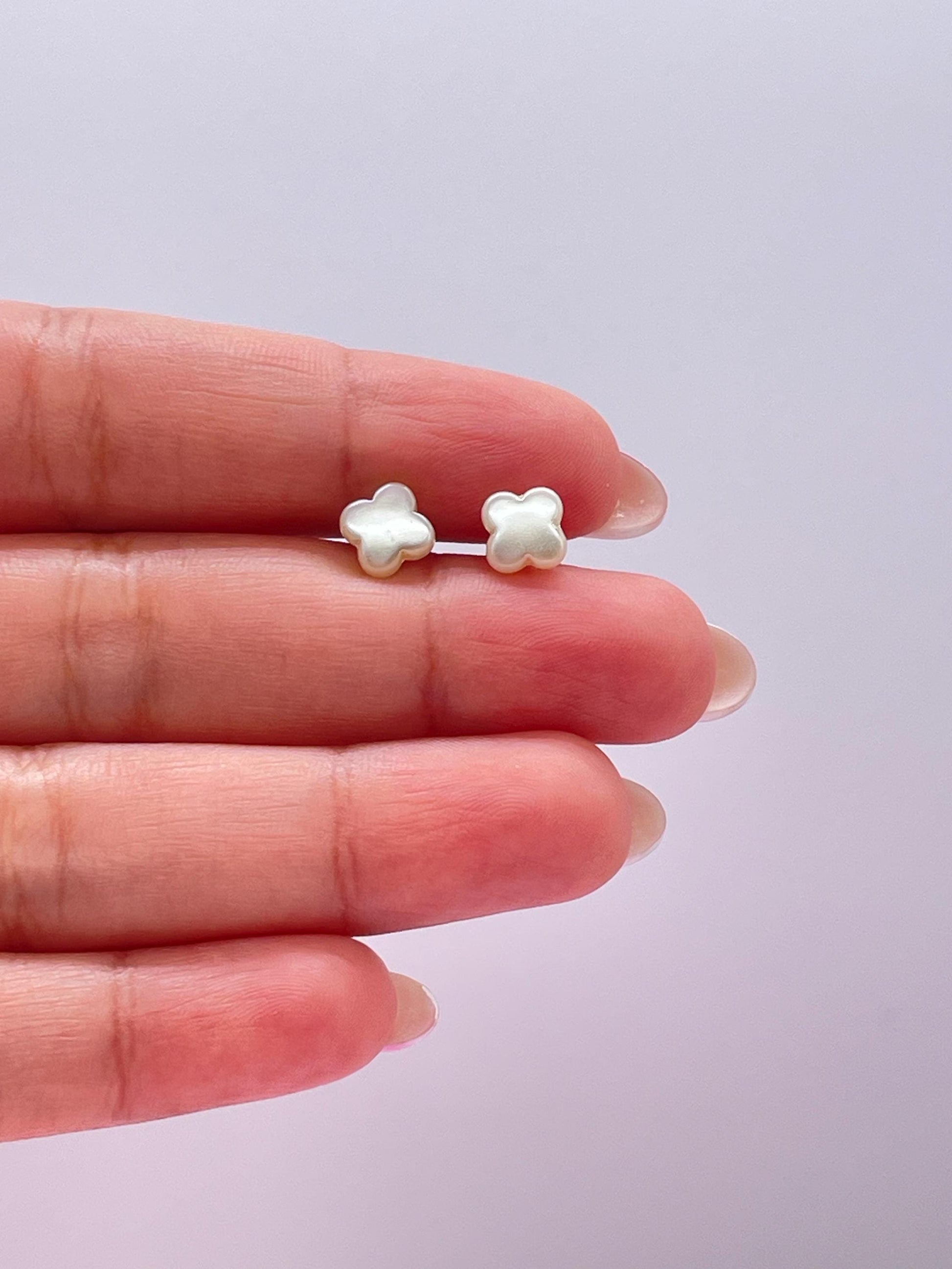 18k Gold Filled Tiny Flower Stud Pearl Earrings