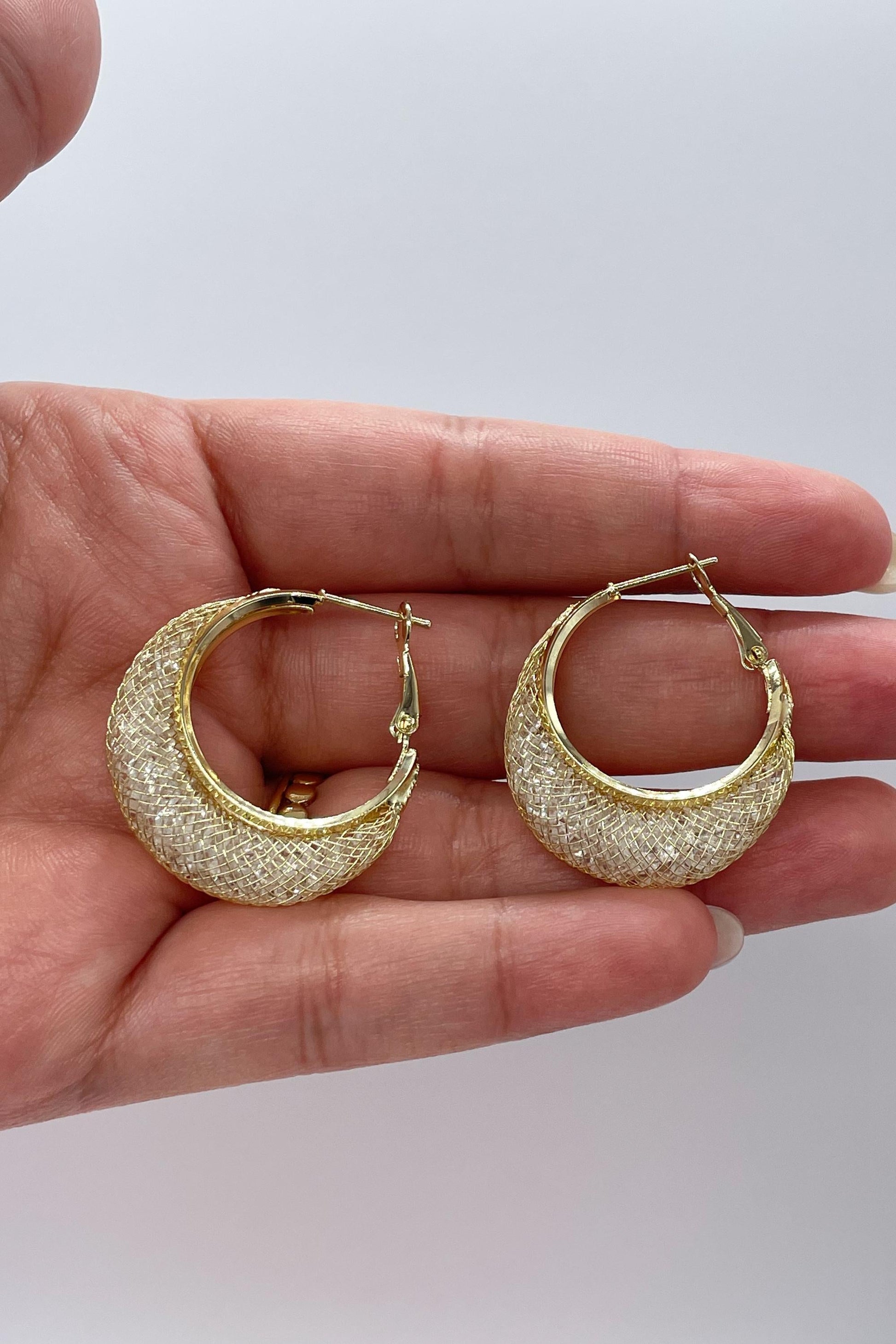 18k goldfilled hoop earring with see through knitted details with CZ