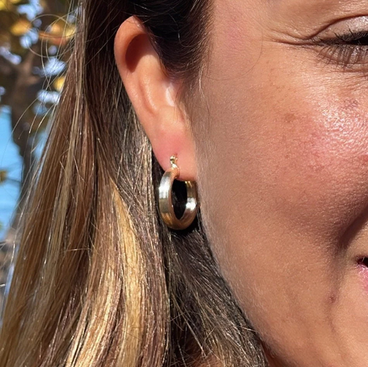 18k Gold Filled Plain Hoops in three sizes featuring a layered wire pattern