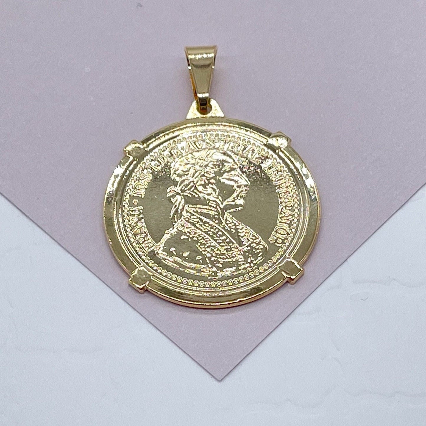 18k Gold Layered 2.5mm Quarter Round Coin Charm Wholesale Gold Pendant Coin