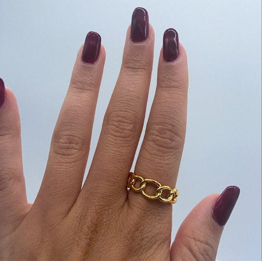 18k Gold Layered Curb Link Ring Featuring Large Links On Top Wholesale Jewelry