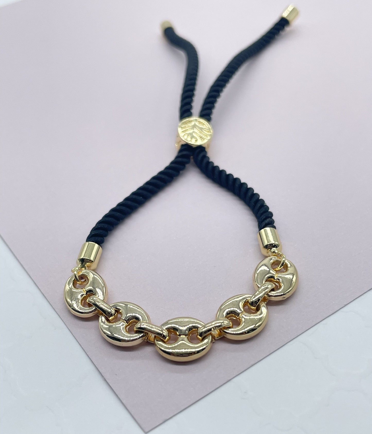 18k Gold Layered Twisted Fabric Bracelet With Mariner Chain in The Center in