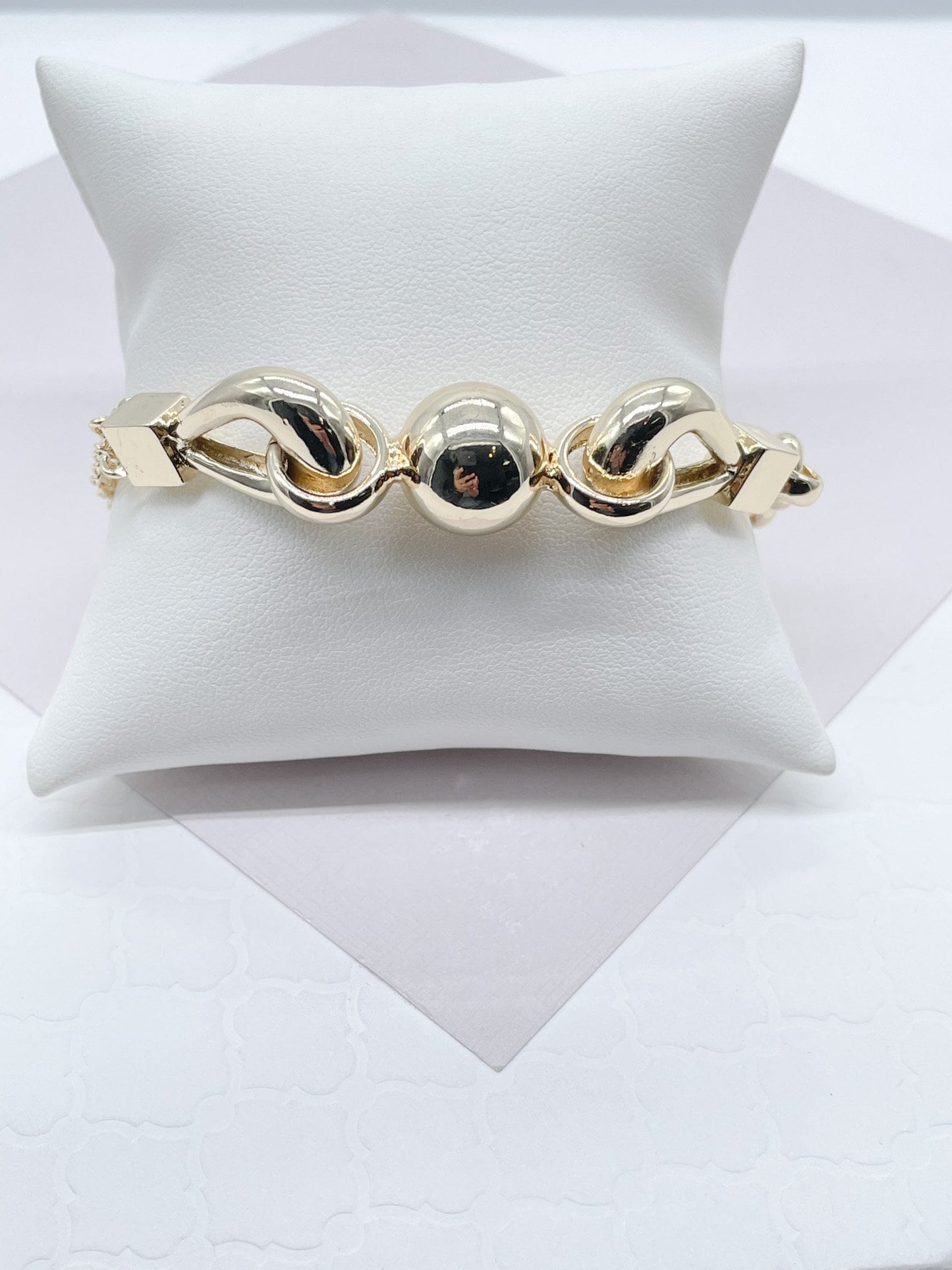 18k Gold Filled Ball Bracelet Featuring Sphere Loosed Connected By Mix Of Rolo