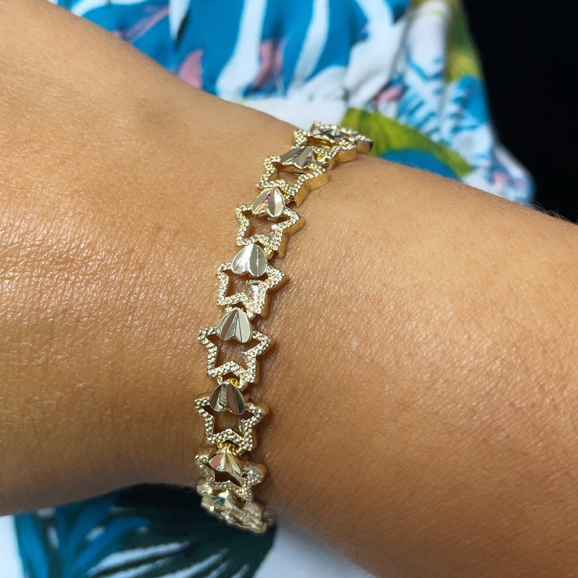 18k Gold Layered Hallowed Star and Attached Heart Engraved Pattern Bracelet For