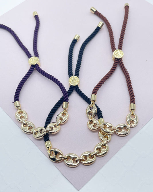 18k Gold Layered Twisted Fabric Bracelet With Mariner Chain in The Center in