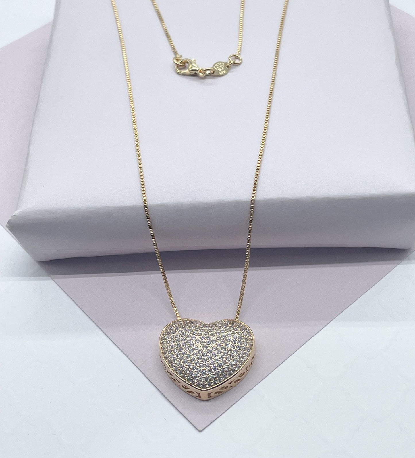 18k Gold Layered Micro Pave Cubic Zirconia Heart Hanged In A Thin Box Chain