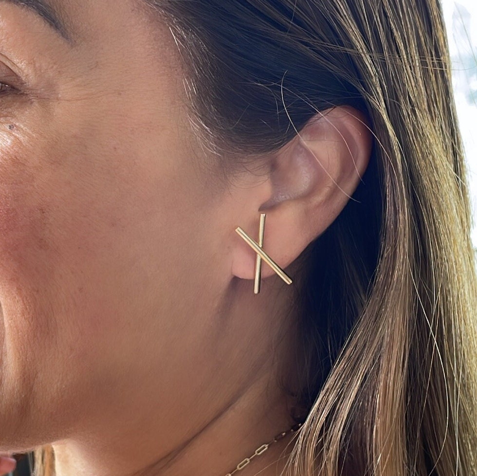 18k Gold Filled Plain “X” Crossed Stud Earrings